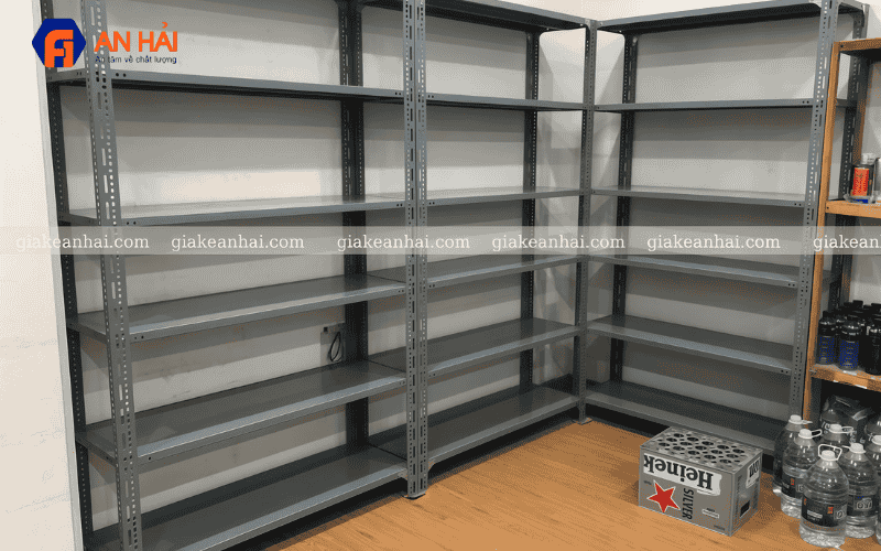 Tại sao kệ sắt V lỗ lại được ưa chuộng tại Phú Yên?