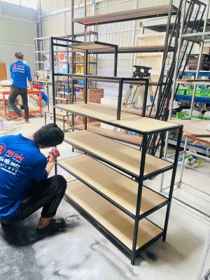 Kệ gỗ trang trí