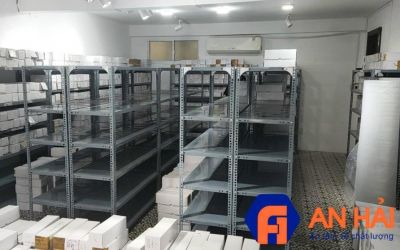 Kệ sắt v lỗ ở l&acirc;m đồng | Giải ph&aacute;p lưu trữ bền bỉ, gi&aacute; tốt nhất