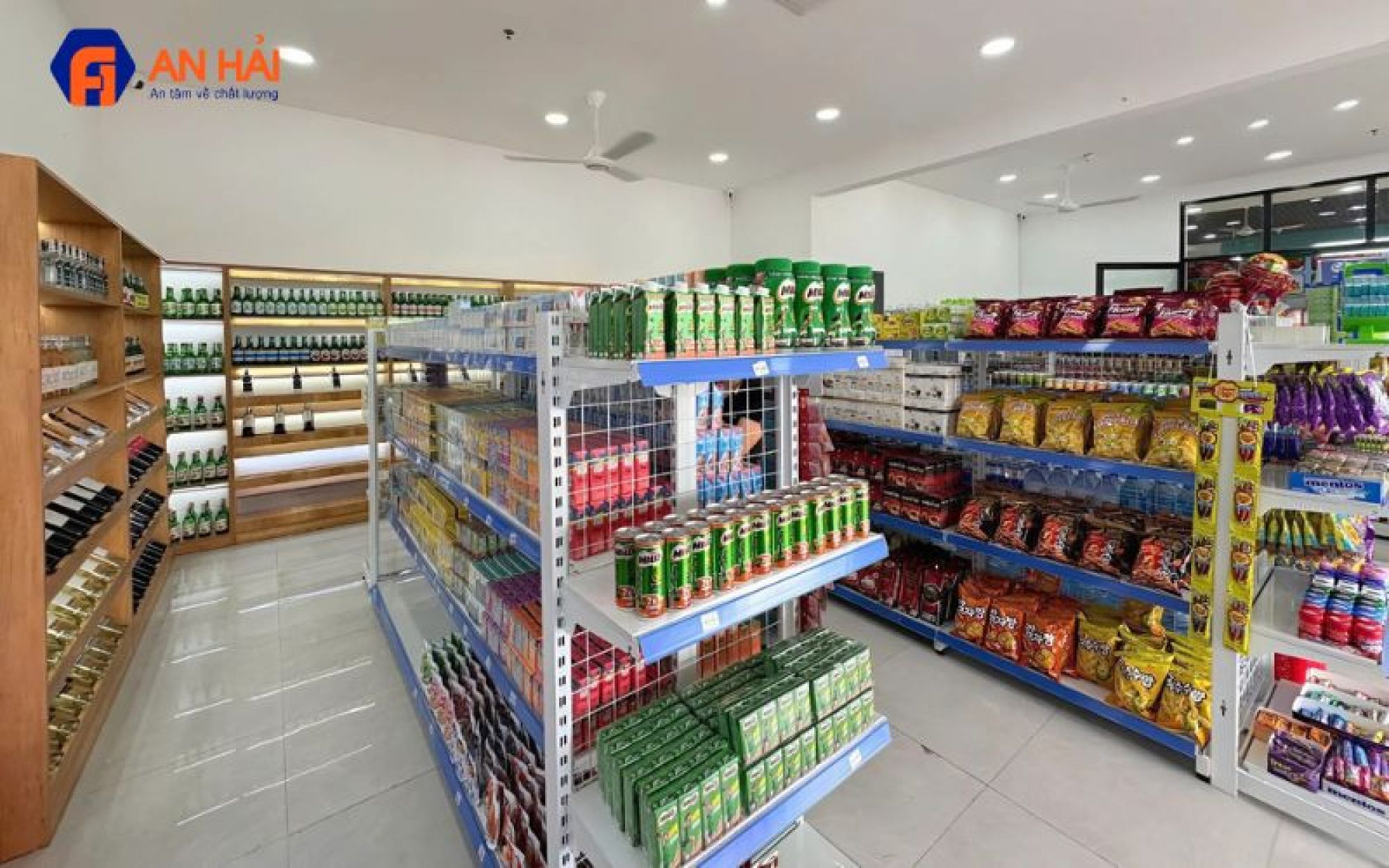 Tối ưu hóa không gian với quầy kệ trưng bày sản phẩm thông minh