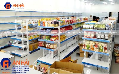 Kệ trưng bày siêu thị có mấy loại? Cách chọn loại kệ phù hợp