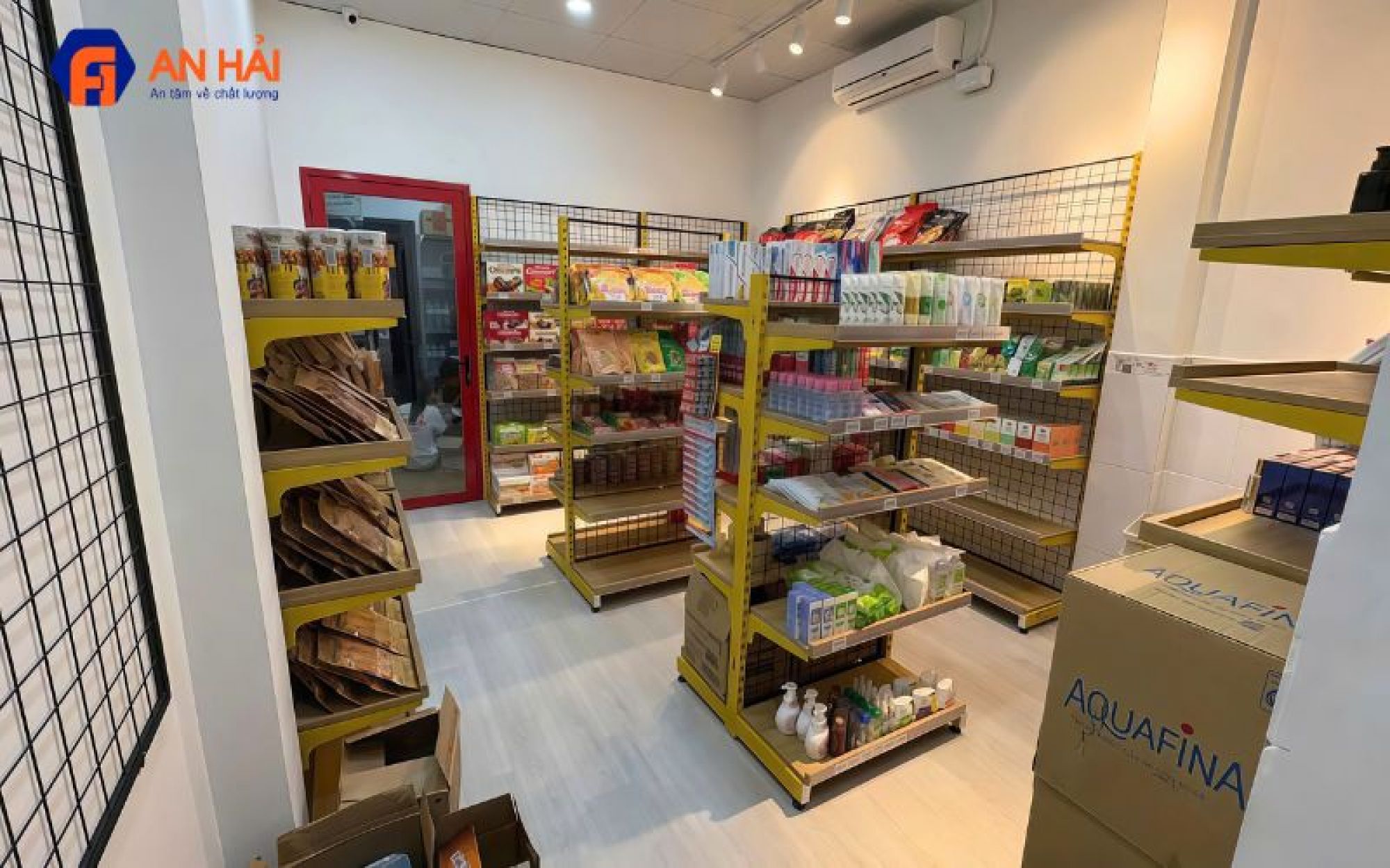 Tìm hiểu cấu trúc kệ siêu thị: Thiết kế và các chức năng quan trọng